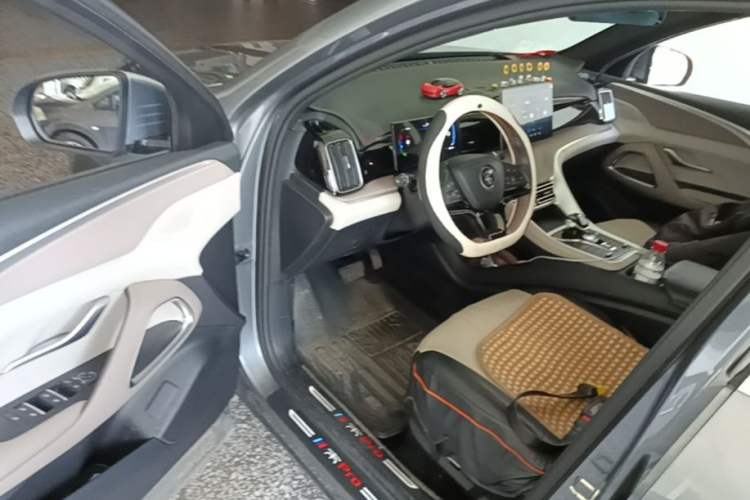 Used BYD Song Pro New Energy 2024 HONOR Edition DM-i 71KM Navigation Model Driver Seat