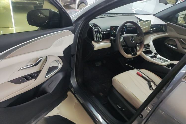 Used BYD Song Pro New Energy 2024 HONOR Edition DM-i 71KM Leading Model Driver Seat