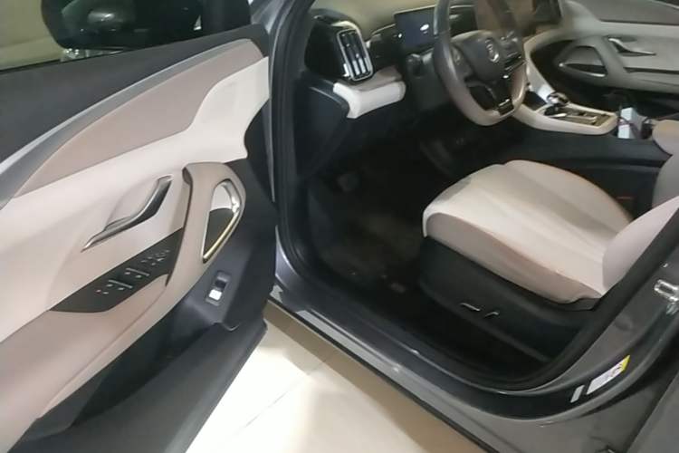 Used BYD Song Pro New Energy 2024 HONOR Edition DM-i 110KM Excellence Model Driver Seat