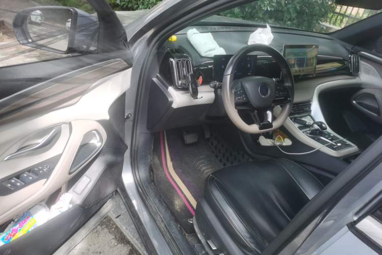 Used BYD Song Pro New Energy 2024 HONOR Edition DM-i 71KM Navigation Model Driver Seat