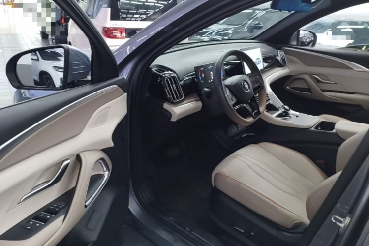 Used BYD Song Pro New Energy 2024 HONOR Edition DM-i 71KM Navigation Model Driver Seat