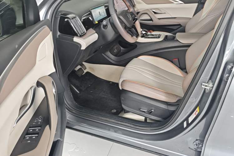 Used BYD Song Pro New Energy 2024 HONOR Edition DM-i 110KM Beyond Model Driver Seat