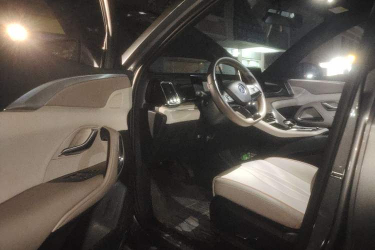 Used BYD Song Pro New Energy 2024 HONOR Edition DM-i 71KM Navigation Model Driver Seat
