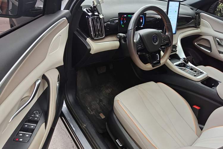 Used BYD Song Pro New Energy 2024 HONOR Edition DM-i 71KM Navigation Model Driver Seat