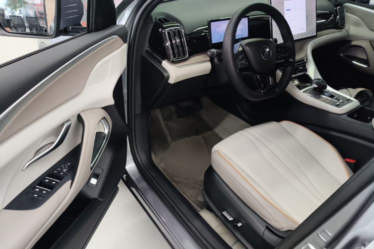 Used BYD Song Pro New Energy 2024 HONOR Edition DM-i 110KM Excellence Model Driver Seat