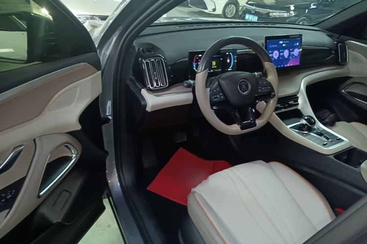 Used BYD Song Pro New Energy 2024 HONOR Edition DM-i 71KM Navigation Model Driver Seat