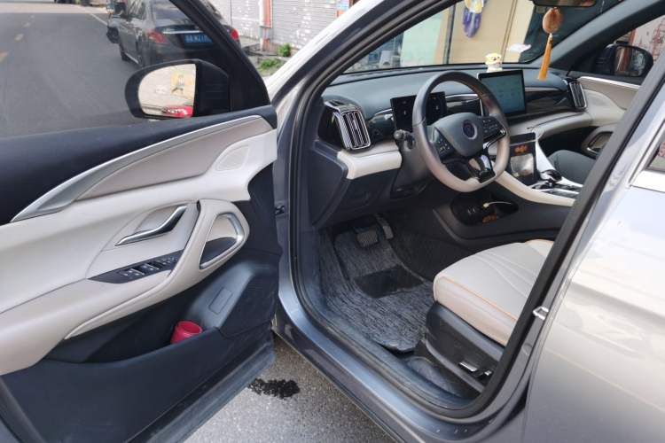 Used BYD Song Pro New Energy 2024 HONOR Edition DM-i 71KM Navigation Model Driver Seat