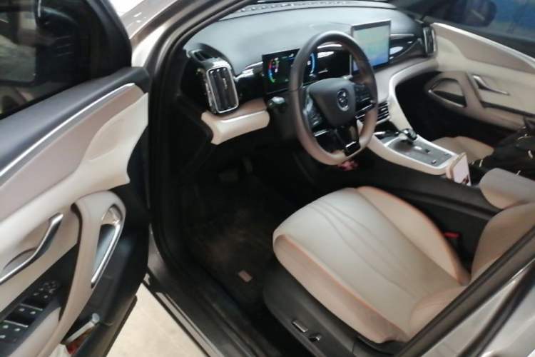 Used BYD Song Pro New Energy 2024 HONOR Edition DM-i 71KM Navigation Model Driver Seat