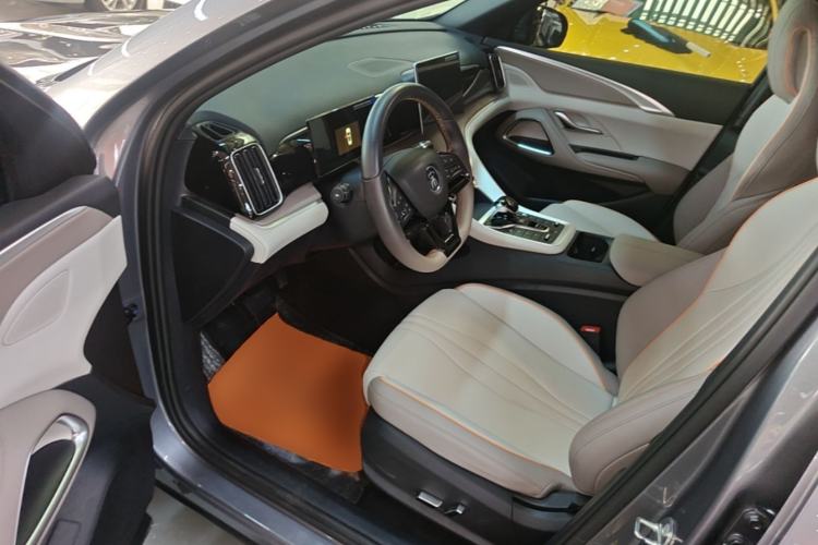 Used BYD Song Pro New Energy 2024 HONOR Edition DM-i 71KM Navigation Model Driver Seat