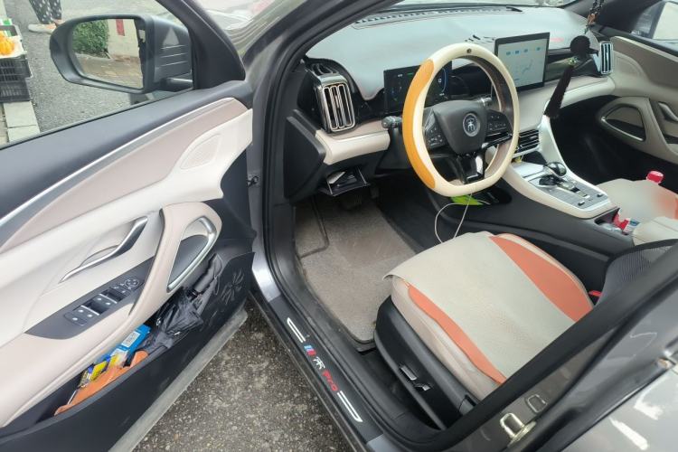 Used BYD Song Pro New Energy 2024 HONOR Edition DM-i 71KM Navigation Model Driver Seat