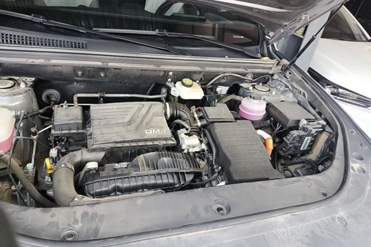 Used BYD Song Pro New Energy 2024 HONOR Edition DM-i 71KM Navigation Model Engine Bay