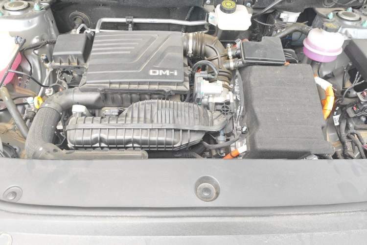 Used BYD Song Pro New Energy 2024 HONOR Edition DM-i 71KM Navigation Model Engine Bay