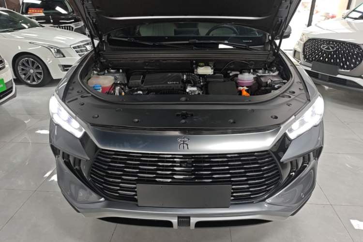 Used BYD Song Pro New Energy 2024 HONOR Edition DM-i 71KM Navigation Model Engine Bay