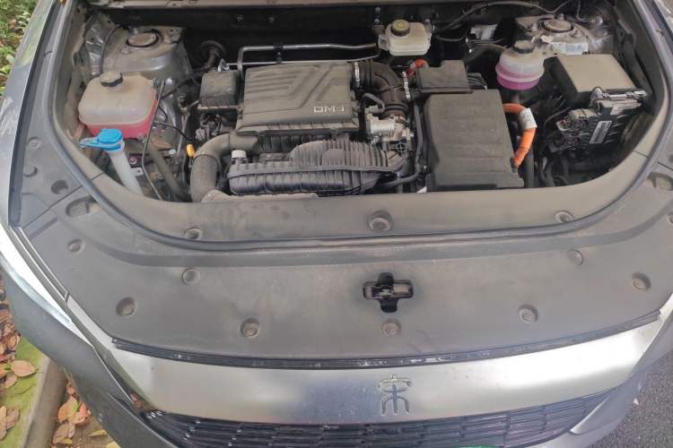 Used BYD Song Pro New Energy 2024 HONOR Edition DM-i 110KM Beyond Model Engine Bay