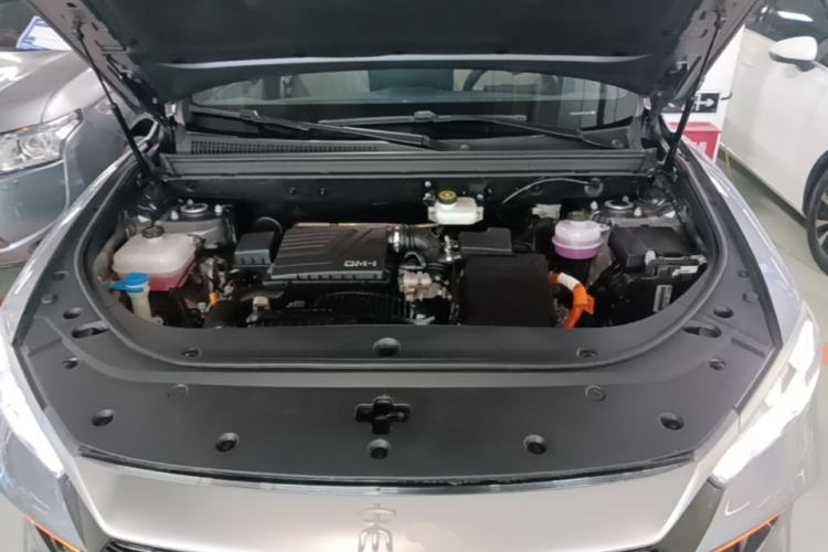 Used BYD Song Pro New Energy 2024 HONOR Edition DM-i 110KM Beyond Model Engine Bay