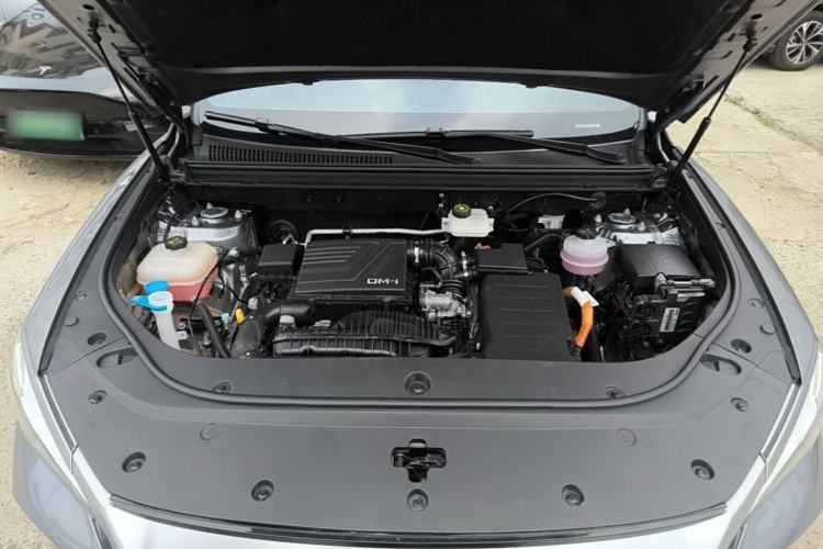 Used BYD Song Pro New Energy 2024 HONOR Edition DM-i 71KM Navigation Model Engine Bay