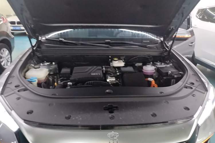 Used BYD Song Pro New Energy 2024 HONOR Edition DM-i 110KM Excellence Model Engine Bay