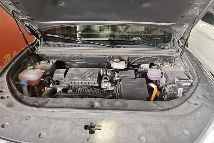 Used BYD Song Pro New Energy 2024 HONOR Edition DM-i 71KM Navigation Model Engine Bay