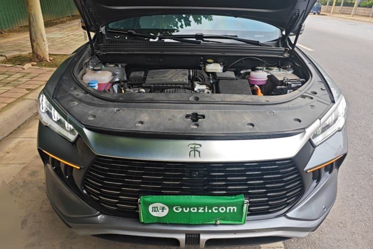 Used BYD Song Pro New Energy 2024 HONOR Edition DM-i 71KM Navigation Model Engine Bay