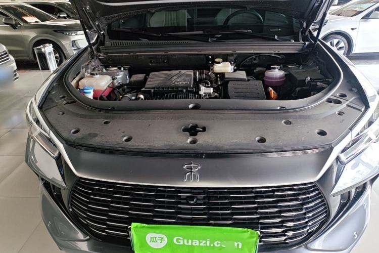 Used BYD Song Pro New Energy 2024 HONOR Edition DM-i 71KM Navigation Model Engine Bay