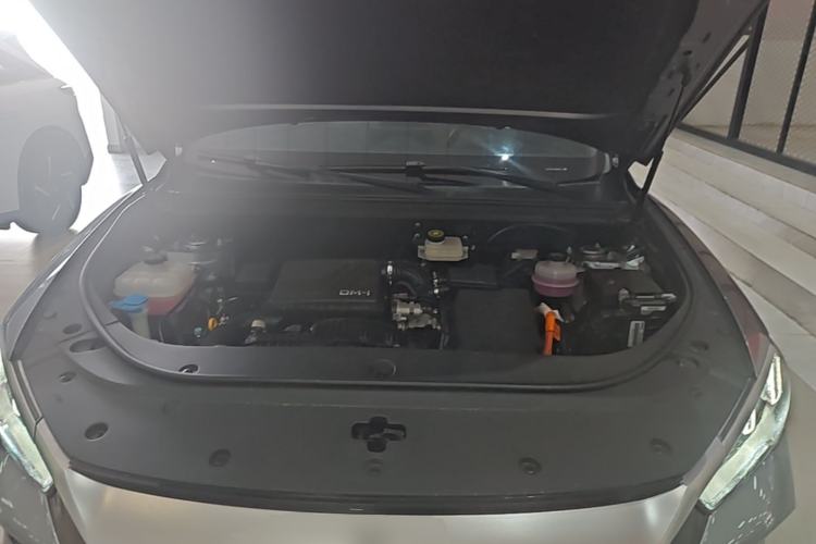 Used BYD Song Pro New Energy 2024 HONOR Edition DM-i 71KM Navigation Model Engine Bay