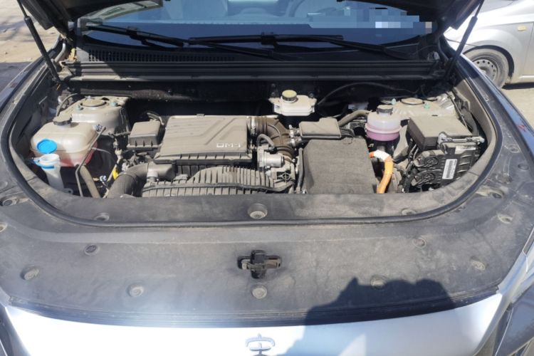Used BYD Song Pro New Energy 2024 HONOR Edition DM-i 71KM Navigation Model Engine Bay