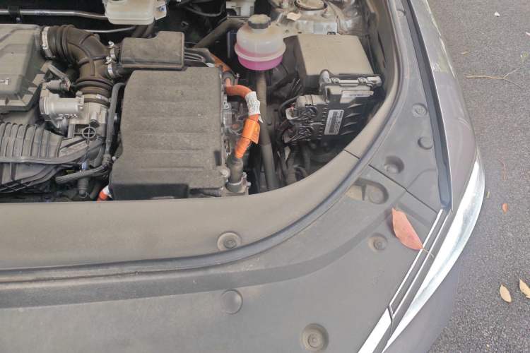 Used BYD Song Pro New Energy 2024 HONOR Edition DM-i 110KM Beyond Model Engine Bay Left