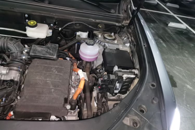 Used BYD Song Pro New Energy 2024 HONOR Edition DM-i 110KM Beyond Model Engine Bay Left