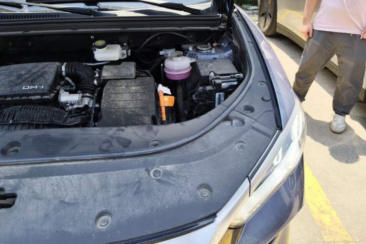 Used BYD Song Pro New Energy 2024 HONOR Edition DM-i 110KM Excellence Model Engine Bay Left