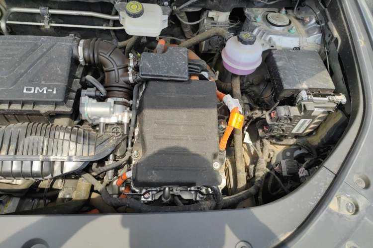 Used BYD Song Pro New Energy 2024 HONOR Edition DM-i 110KM Beyond Model Engine Bay Left