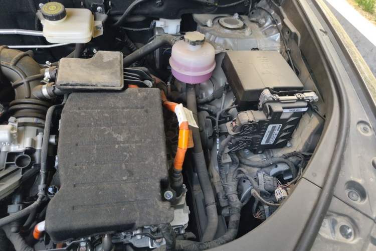Used BYD Song Pro New Energy 2024 HONOR Edition DM-i 71KM Navigation Model Engine Bay Left