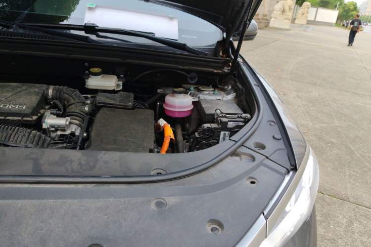 Used BYD Song Pro New Energy 2024 HONOR Edition DM-i 110KM Beyond Model Engine Bay Left
