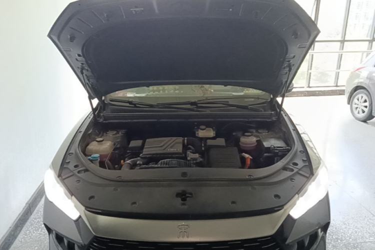 Used BYD Song Pro New Energy 2024 HONOR Edition DM-i 71KM Navigation Model Engine Bay