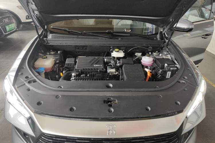 Used BYD Song Pro New Energy 2024 HONOR Edition DM-i 71KM Leading Model Engine Bay