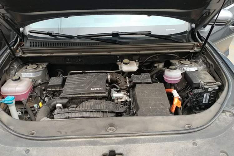 Used BYD Song Pro New Energy 2024 HONOR Edition DM-i 71KM Leading Model Engine Bay
