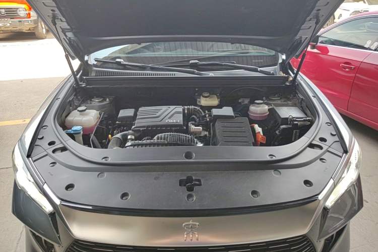 Used BYD Song Pro New Energy 2024 HONOR Edition DM-i 110KM Excellence Model Engine Bay