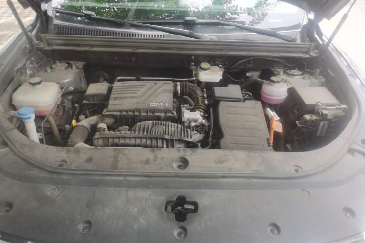 Used BYD Song Pro New Energy 2024 HONOR Edition DM-i 71KM Navigation Model Engine Bay