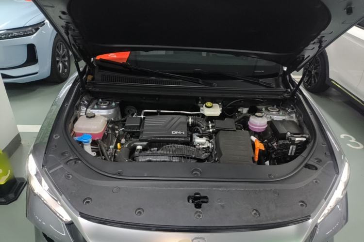 Used BYD Song Pro New Energy 2024 HONOR Edition DM-i 71KM Navigation Model Engine Bay