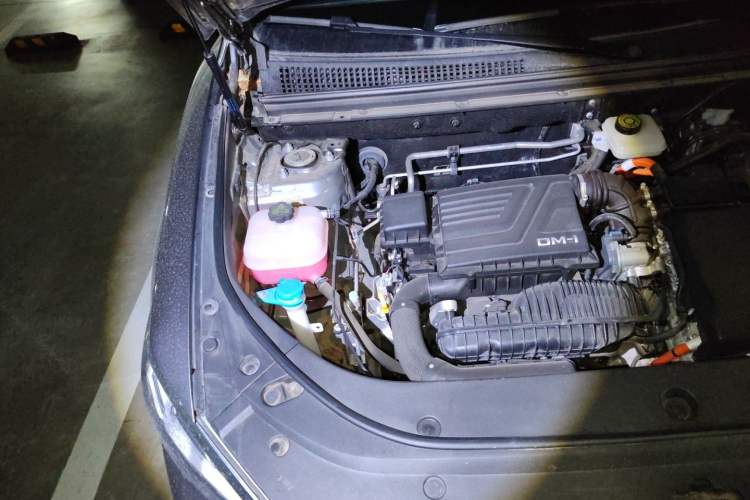 Used BYD Song Pro New Energy 2024 HONOR Edition DM-i 71KM Navigation Model Engine Bay Right