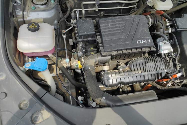 Used BYD Song Pro New Energy 2024 HONOR Edition DM-i 110KM Beyond Model Engine Bay Right