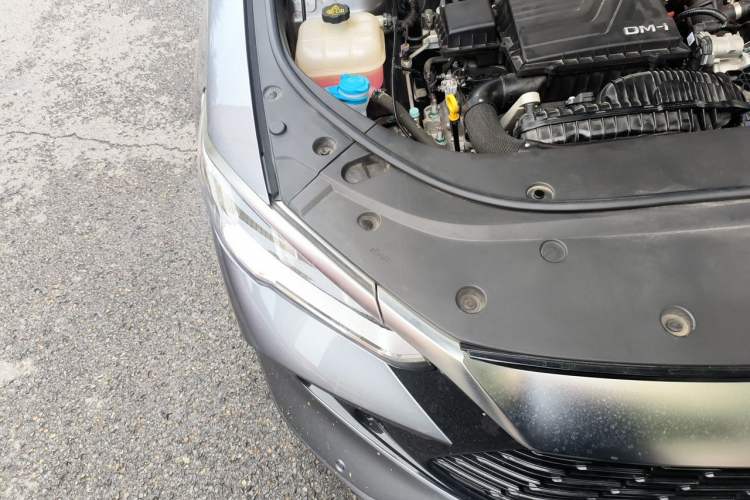 Used BYD Song Pro New Energy 2024 HONOR Edition DM-i 71KM Navigation Model Engine Bay Right
