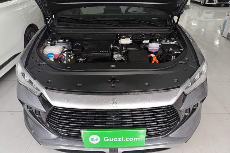 Used BYD Song Pro New Energy 2024 HONOR Edition DM-i 71KM Navigation Model Engine Bay