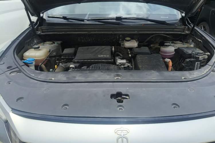Used BYD Song Pro New Energy 2024 HONOR Edition DM-i 110KM Beyond Model Engine Bay