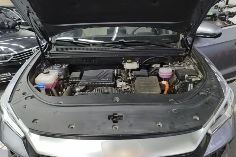 Used BYD Song Pro New Energy 2024 HONOR Edition DM-i 71KM Navigation Model Engine Bay