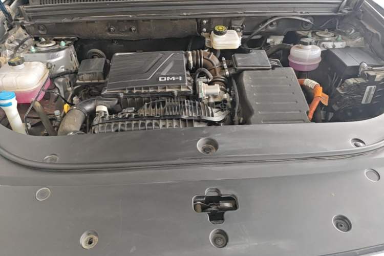 Used BYD Song Pro New Energy 2024 HONOR Edition DM-i 110KM Beyond Model Engine Bay