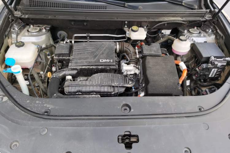 Used BYD Song Pro New Energy 2024 HONOR Edition DM-i 71KM Navigation Model Engine Bay