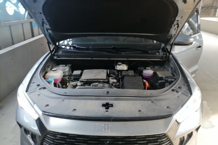 Used BYD Song Pro New Energy 2024 HONOR Edition DM-i 71KM Navigation Model Engine Bay
