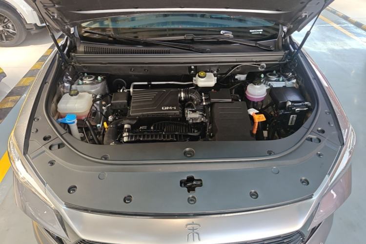 Used BYD Song Pro New Energy 2024 HONOR Edition DM-i 71KM Navigation Model Engine Bay
