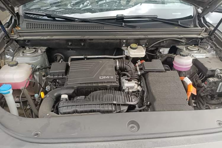 Used BYD Song Pro New Energy 2024 HONOR Edition DM-i 71KM Navigation Model Engine Bay
