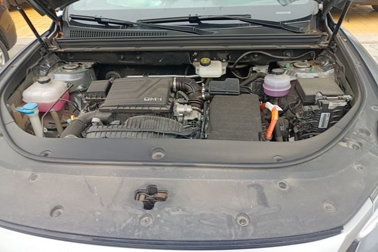 Used BYD Song Pro New Energy 2024 HONOR Edition DM-i 71KM Navigation Model Engine Bay
